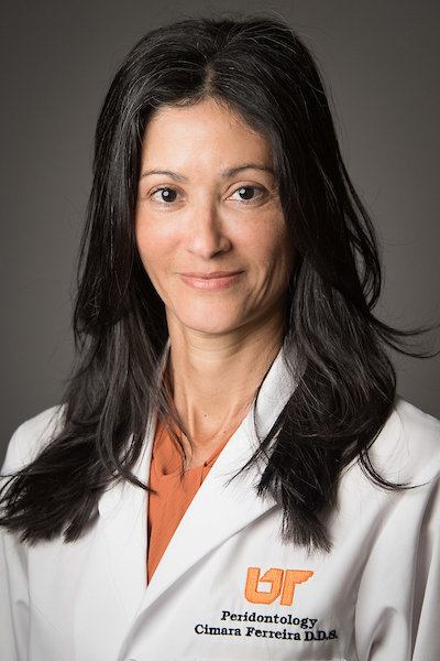 Dr. Cimara Fortes Ferreira headshot photo